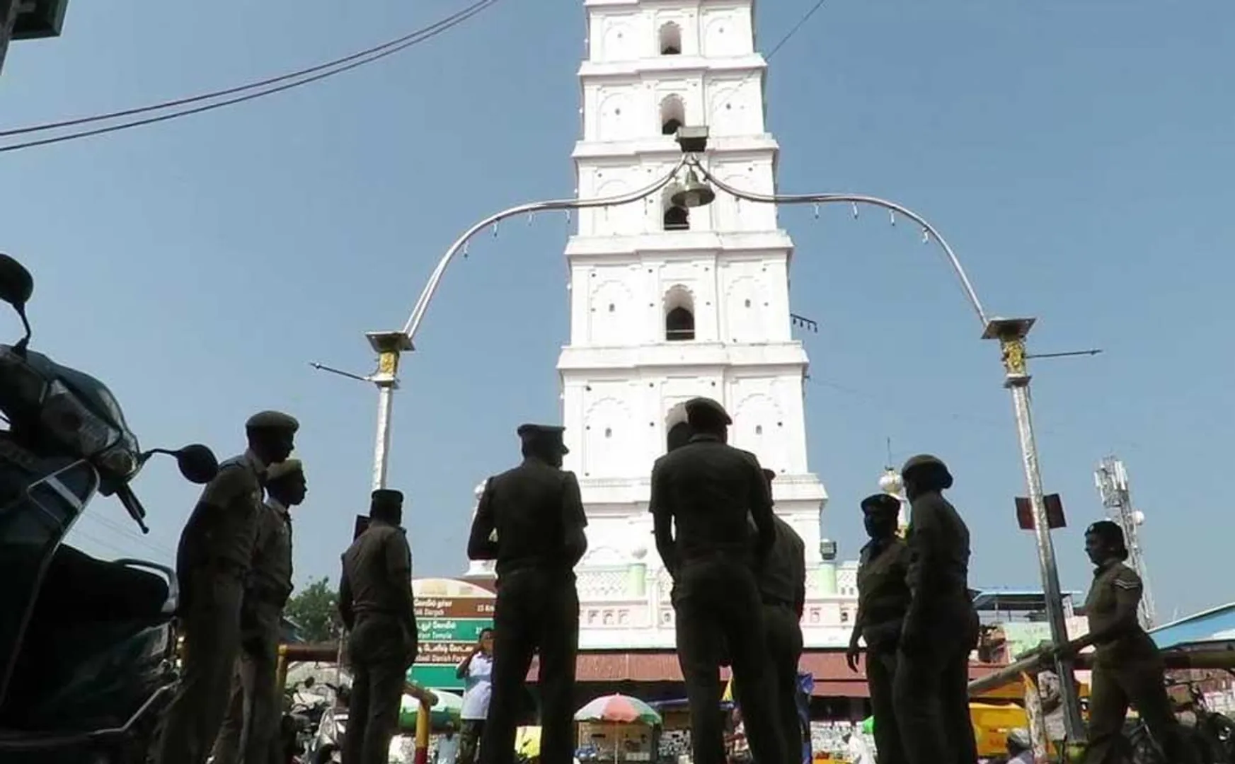 nagoor mosque under control of police